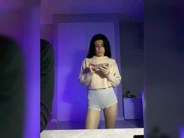 Accedi alla chat con il nickname Room_of_love Room_of_love