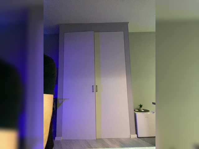 Accedi alla chat con il nickname Room_of_love Room_of_love