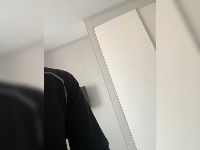 Entrez le videochat erotique avec le
modèle Room_of_love Room_of_love