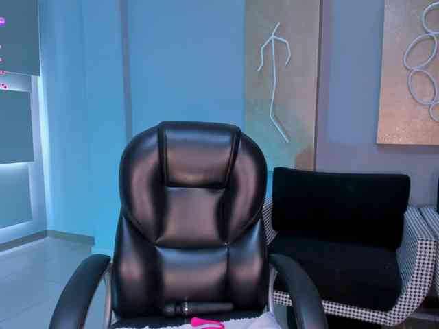 TaraLawrence webcam