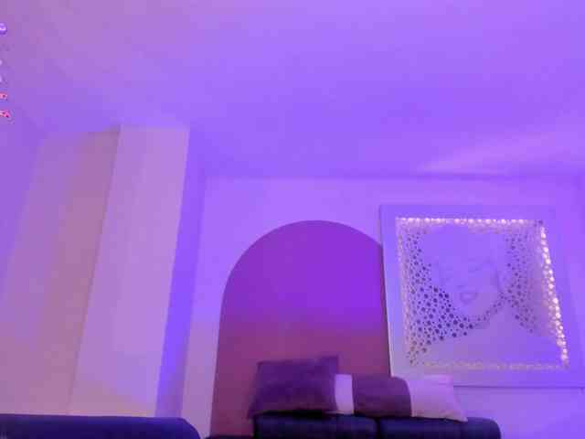 TaraLawrence webcam