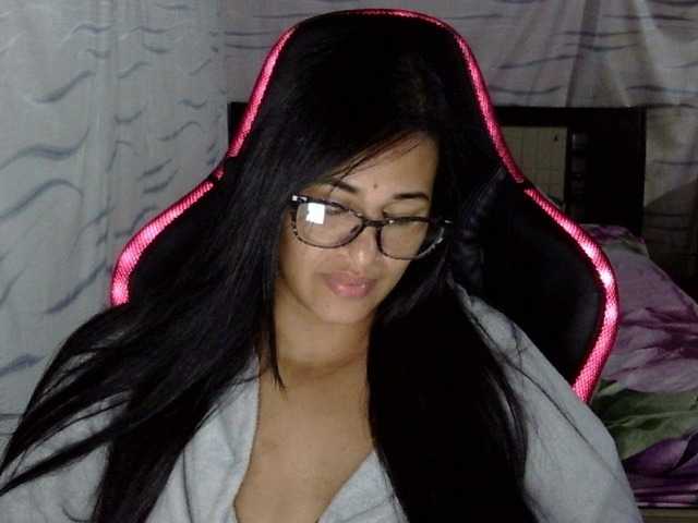 Letty33 webcam
