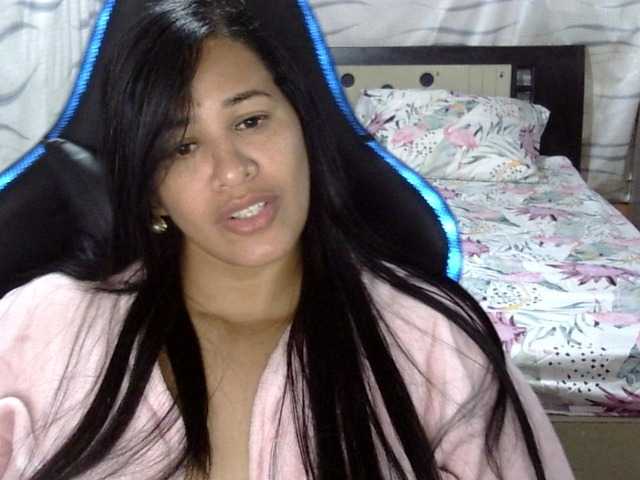 Letty33 webcam