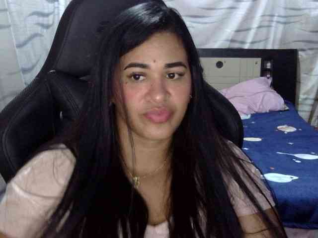 Letty33 webcam
