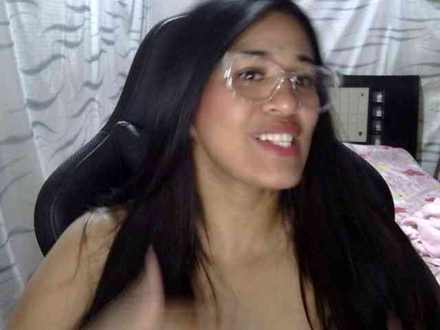 Letty33 webcam