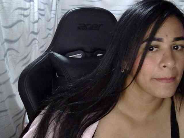 Letty33 webcam