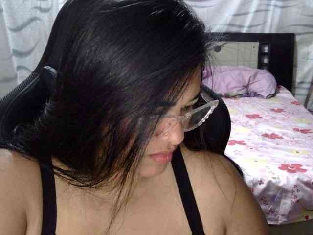 Letty33 webcam