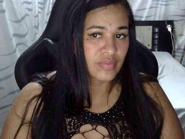 Letty33 webcam