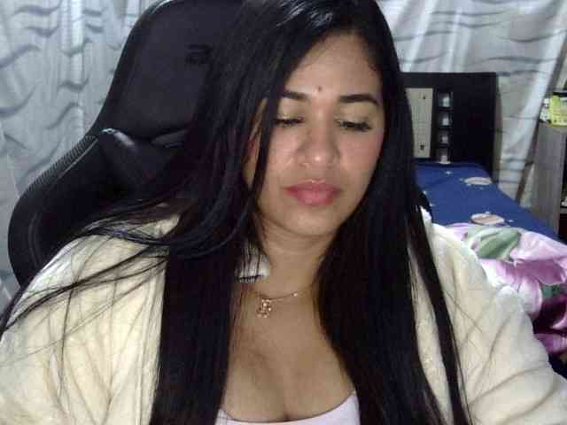 Letty33 webcam