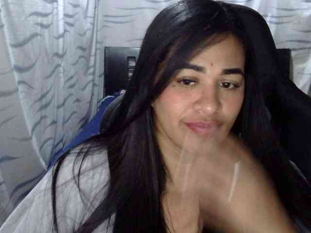 Letty33 webcam
