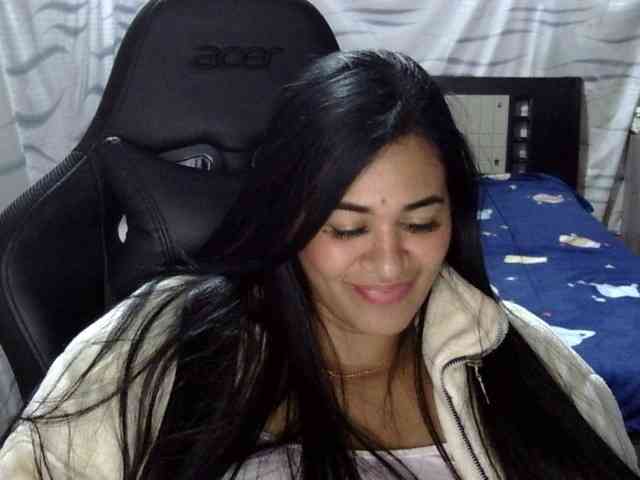 Letty33 webcam