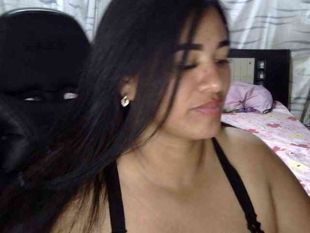 Letty33 webcam