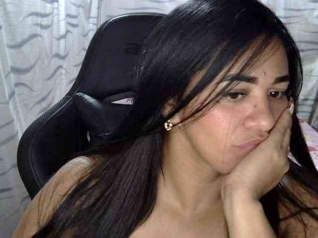 Letty33 webcam