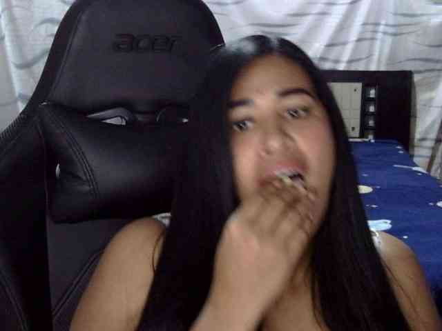 Letty33 webcam