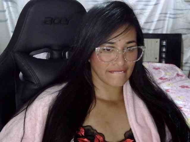 Letty33 webcam