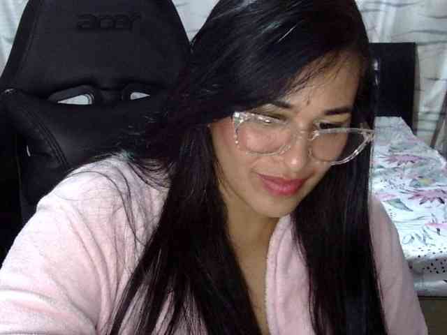 Letty33 webcam