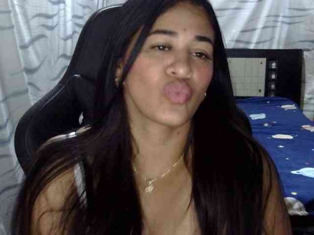 Letty33 webcam
