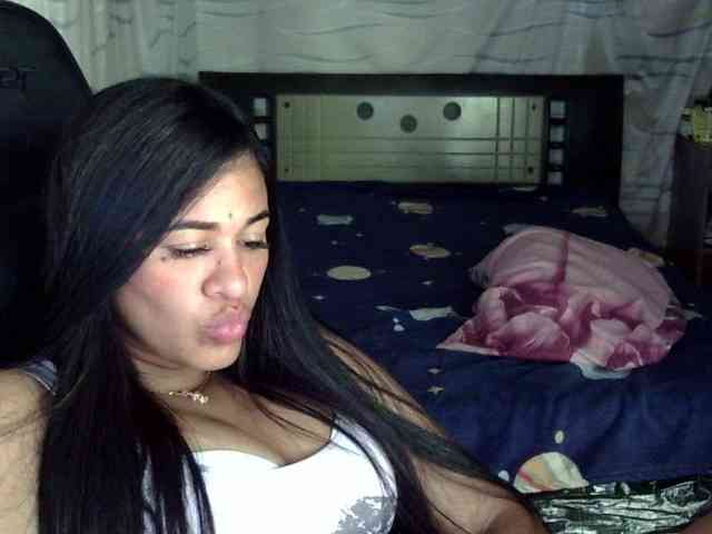 Letty33 webcam