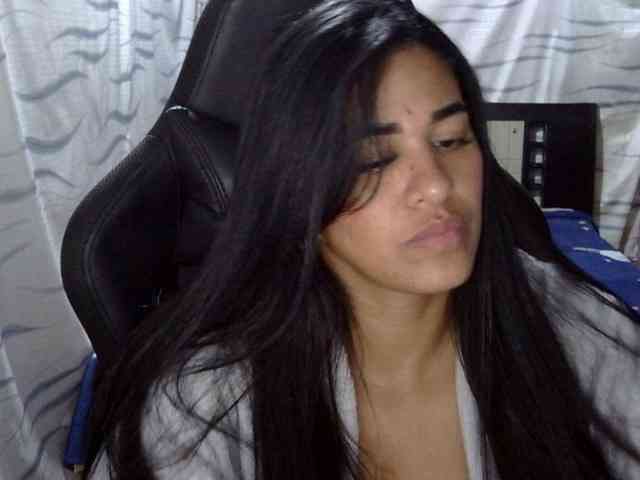 Letty33 webcam