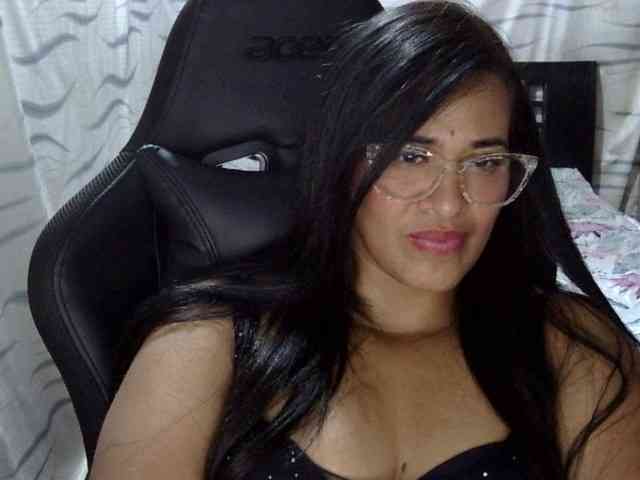 Letty33 webcam