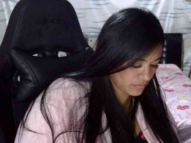 Letty33 webcam