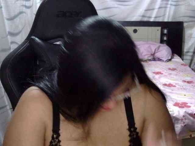Letty33 webcam
