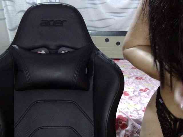 Letty33 webcam