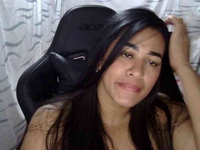 Letty33 webcam