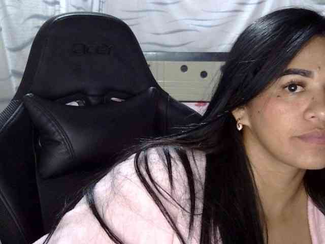 Letty33 webcam