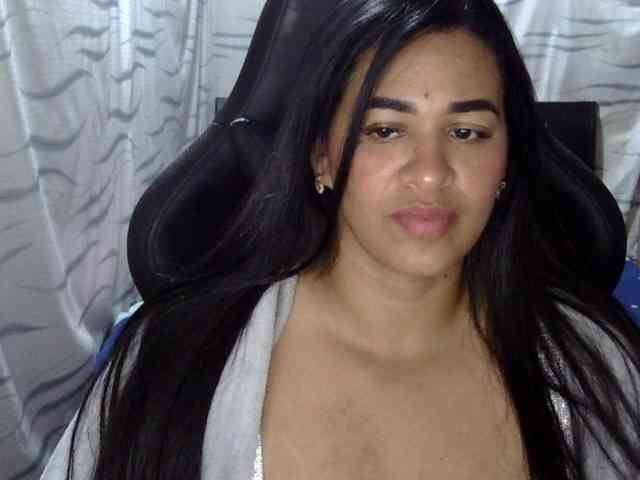 Letty33 webcam