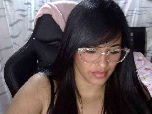 Letty33 webcam