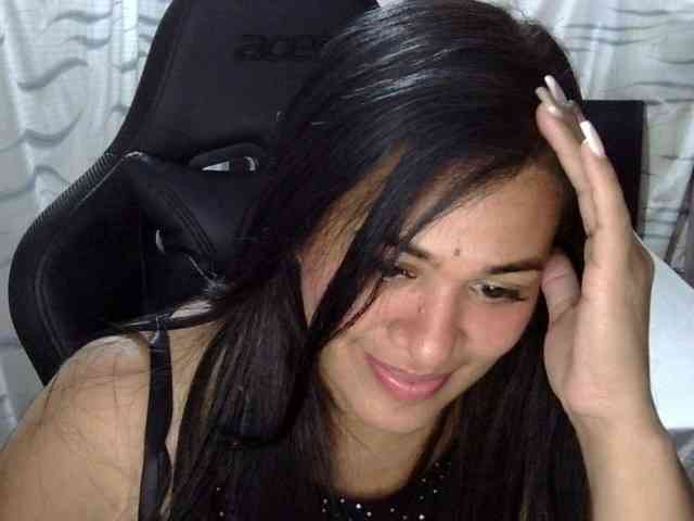Letty33 webcam