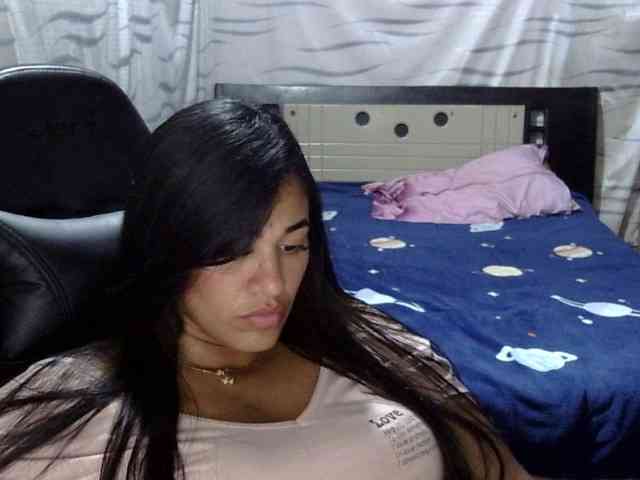 Letty33 webcam