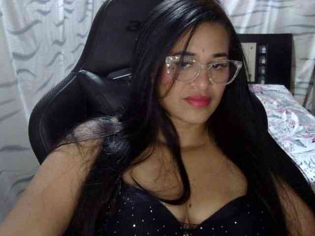 Letty33 webcam