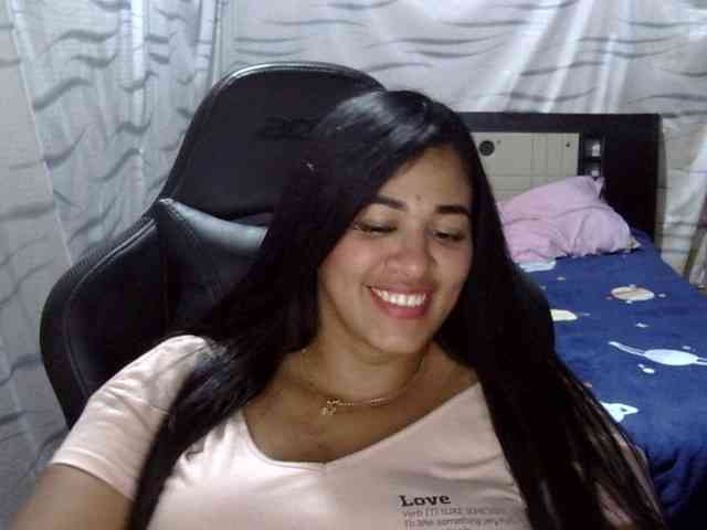 Letty33 webcam