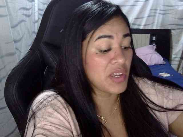 Letty33 webcam