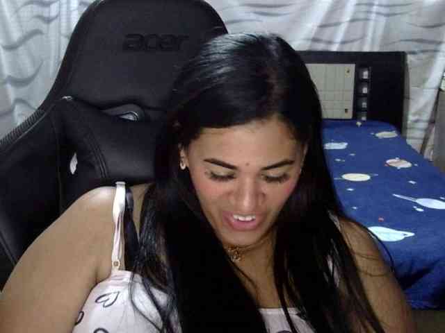 Letty33 webcam
