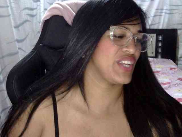 Letty33 webcam