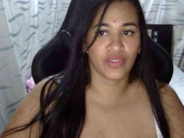 Letty33 webcam