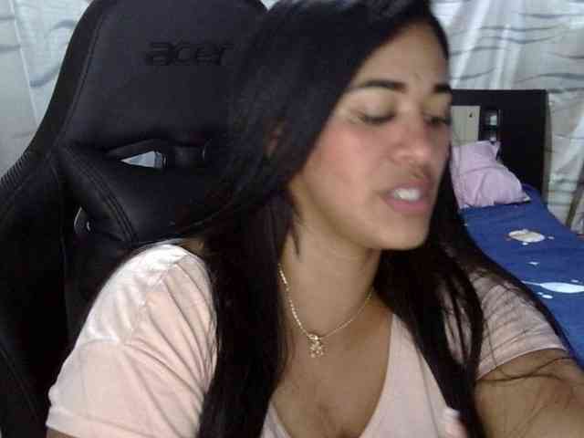 Letty33 webcam