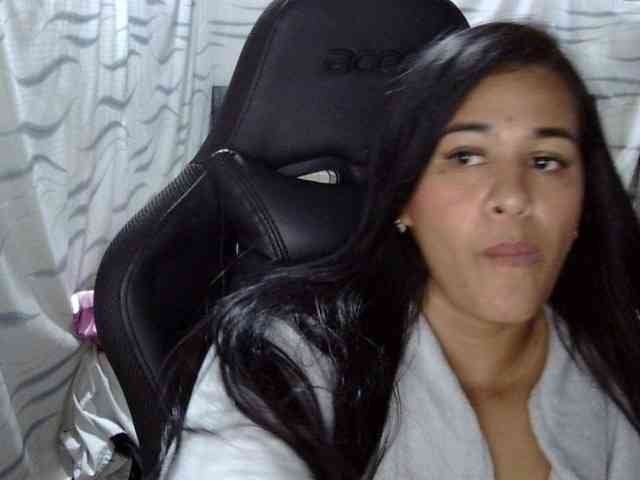 Letty33 webcam