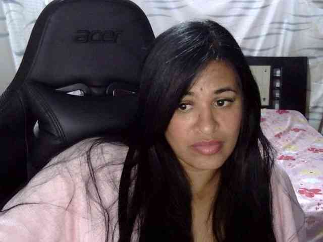 Letty33 webcam