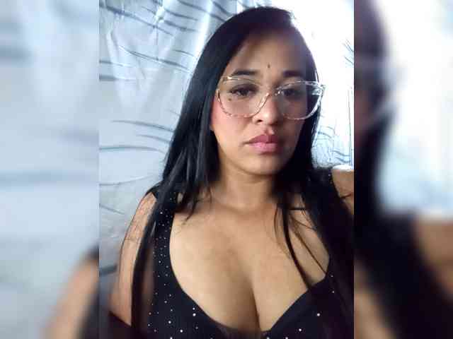 Letty33 webcam