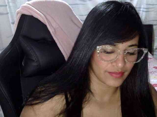 Letty33 webcam