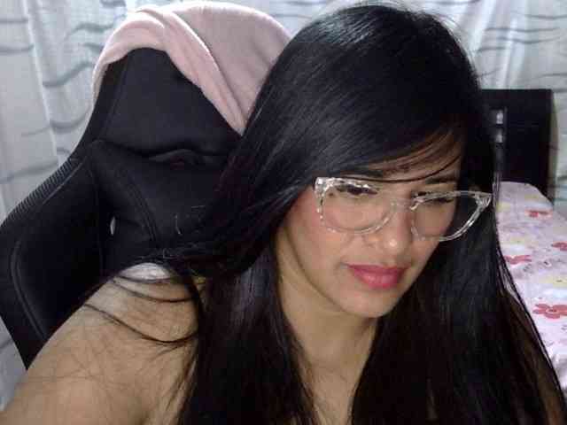 Letty33 webcam