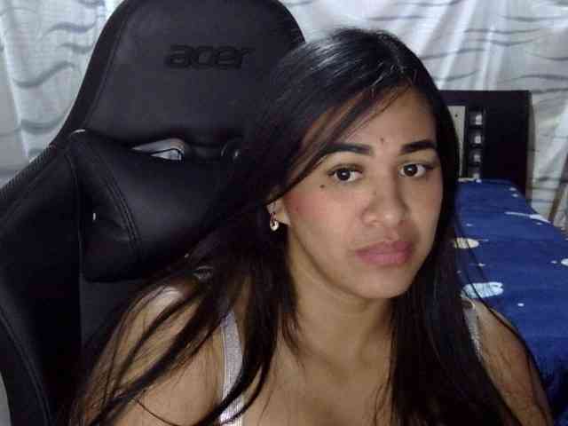 Letty33 webcam