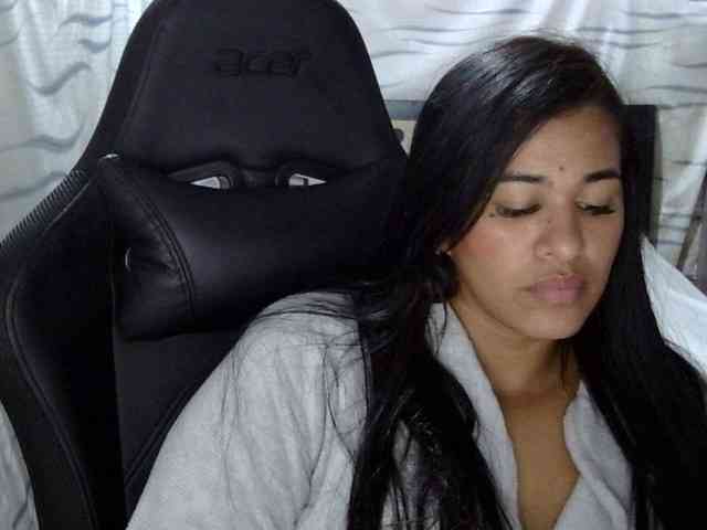 Letty33 webcam