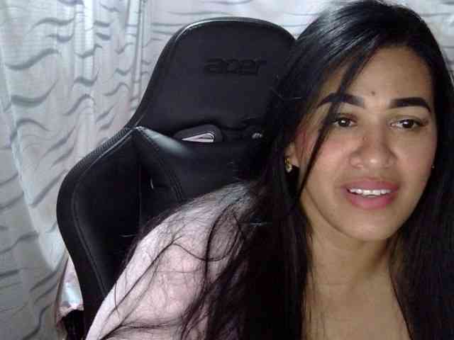 Letty33 webcam