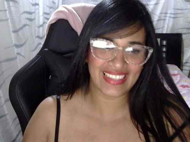 Letty33 webcam