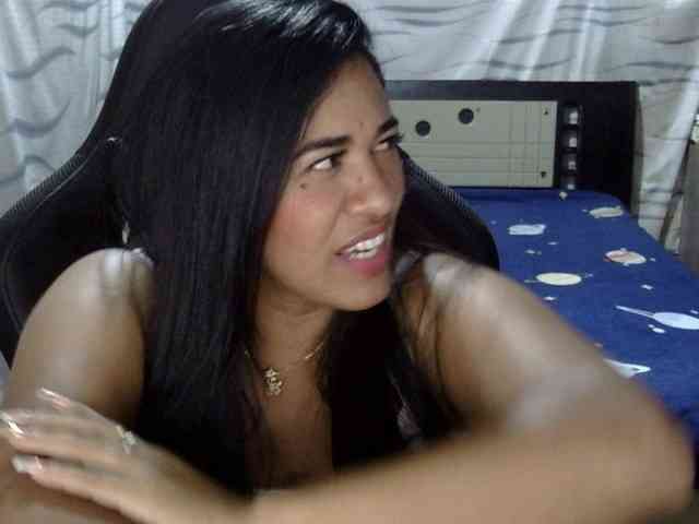 Letty33 webcam